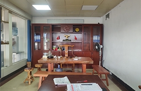 永信贵宾会217钢材有限公司宽敞办公室